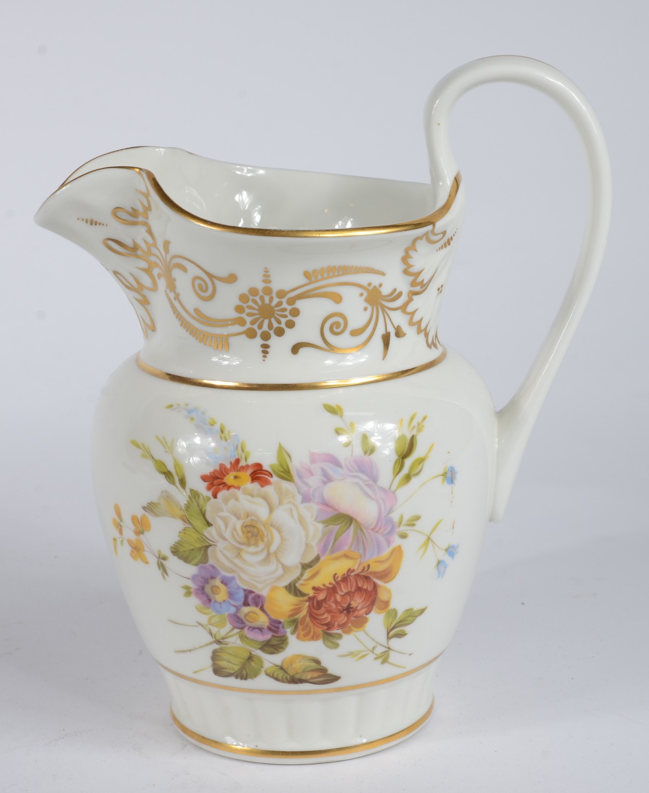 Duas peças de porcelana, sendo: Jarra para água chinesa na cor creme... - foto 4 de 10