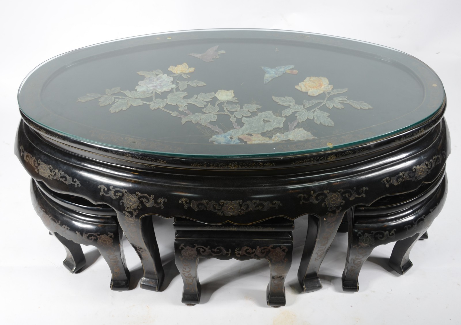 Mesa de centro oriental de lacca negra decorada com figuras de... - foto 1 de 10