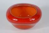 Jaqueline Terpins,  - Vaso de vidro decorativo na cor laranja, assinado.
