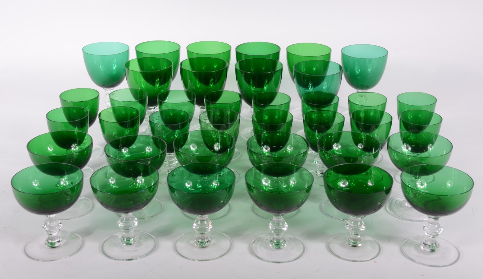 Serviço de cristal Prado na cor verde, composto de: 16 taças para... - foto 1 de 3
