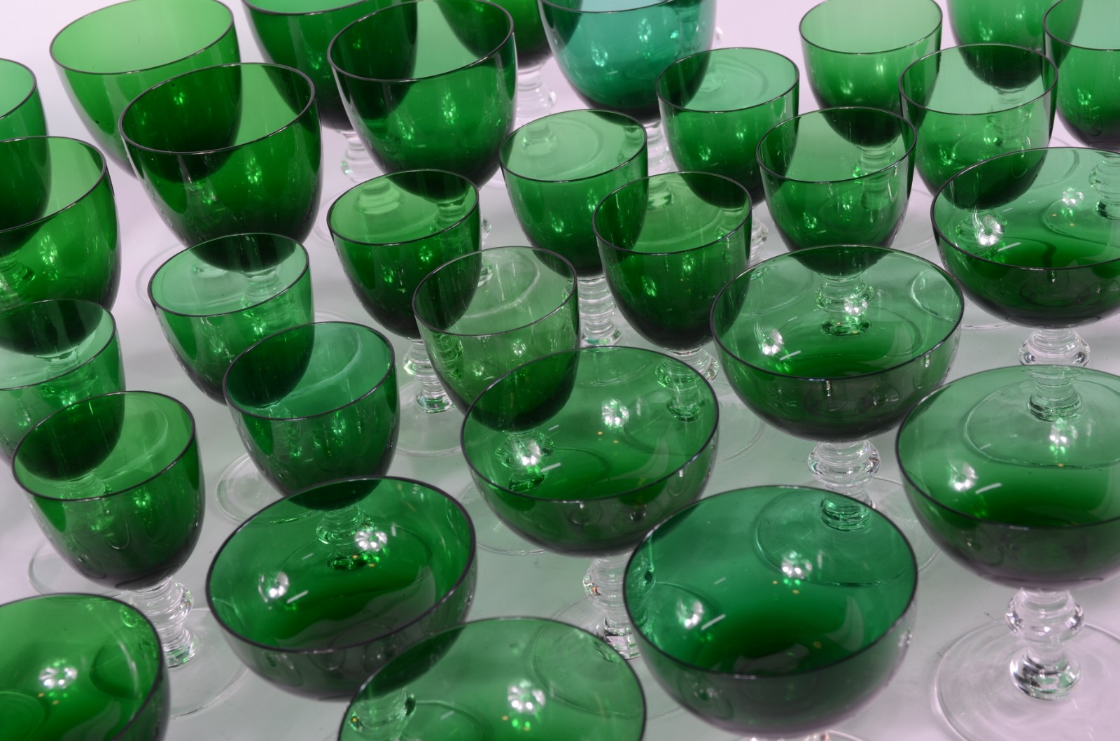 Serviço de cristal Prado na cor verde, composto de: 16 taças para... - foto 3 de 3