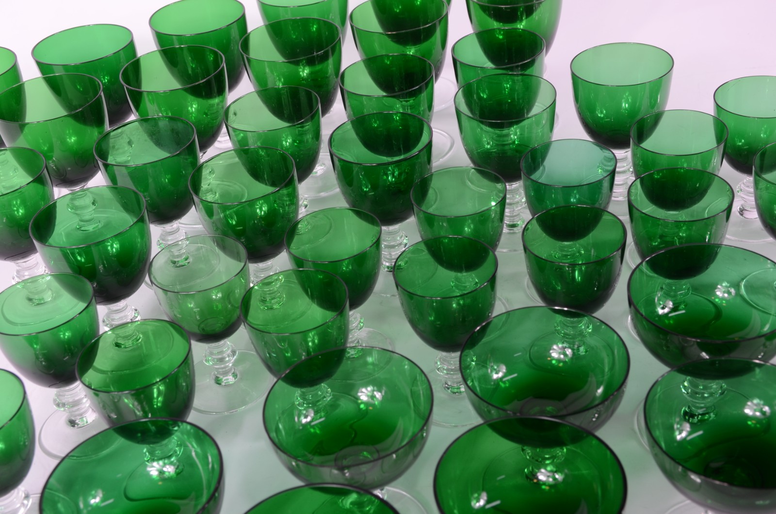 Serviço de cristal Prado na cor verde, composto de: 16 taças para... - foto 3 de 4