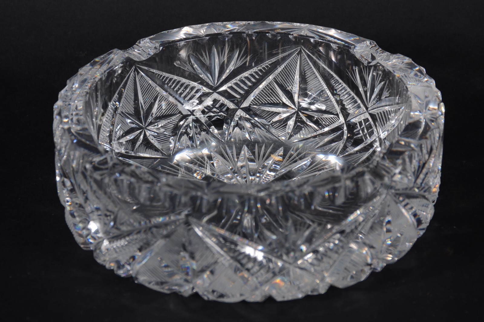 Três peças diversas de cristal tcheco lapidado, composto de... - foto 2 de 5