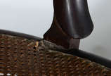 Par de cadeiras medalhão  de madeira nobre e as... - Par de cadeiras medalhão  de madeira nobre e assento palhinha

 59x1.3x54cm (CxAxP)