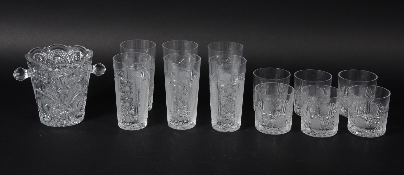Conjunto de cristal tcheco lapidado, composto de 6 copos longos e 6... - foto 1 de 4