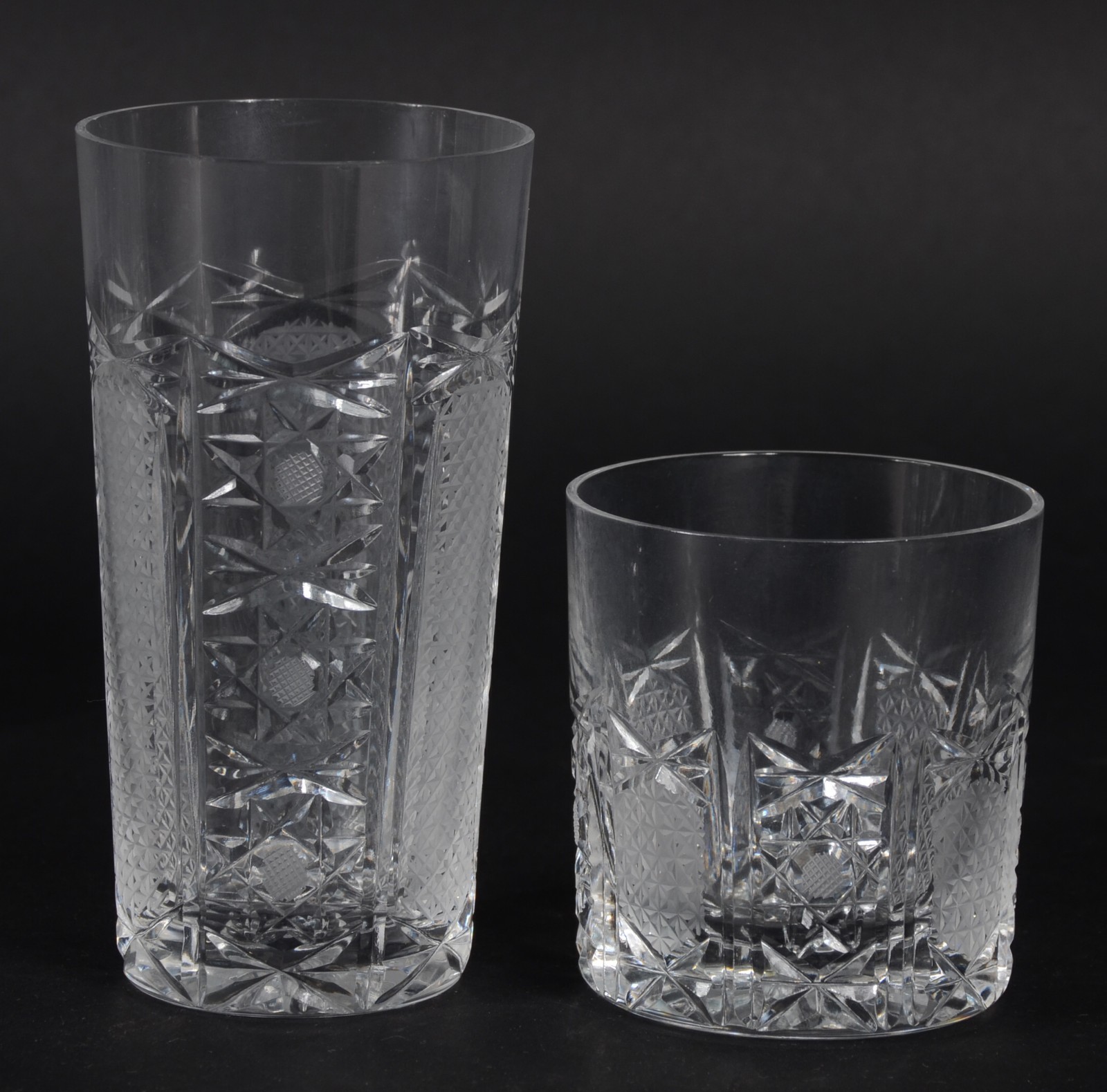 Conjunto de cristal tcheco lapidado, composto de 6 copos longos e 6... - foto 3 de 4