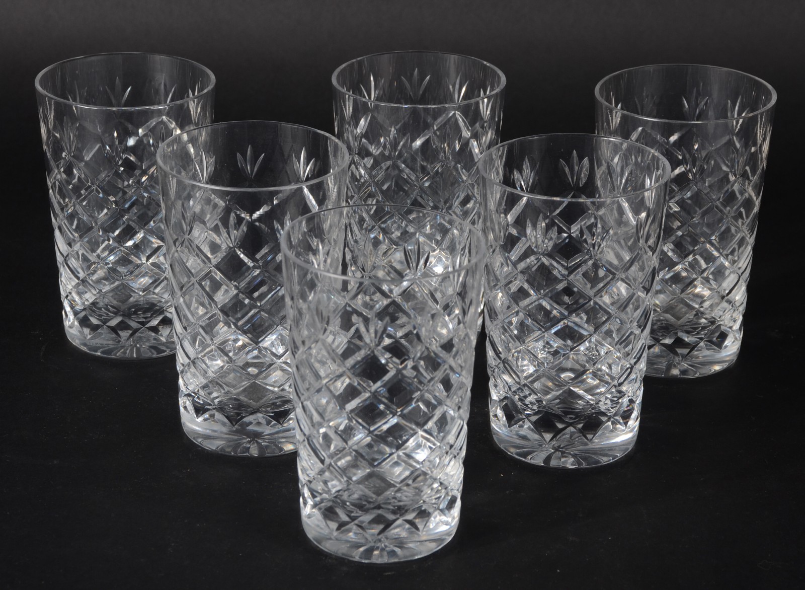 Conjunto com 6 copos longos de cristal lapidado. - foto 1 de 4