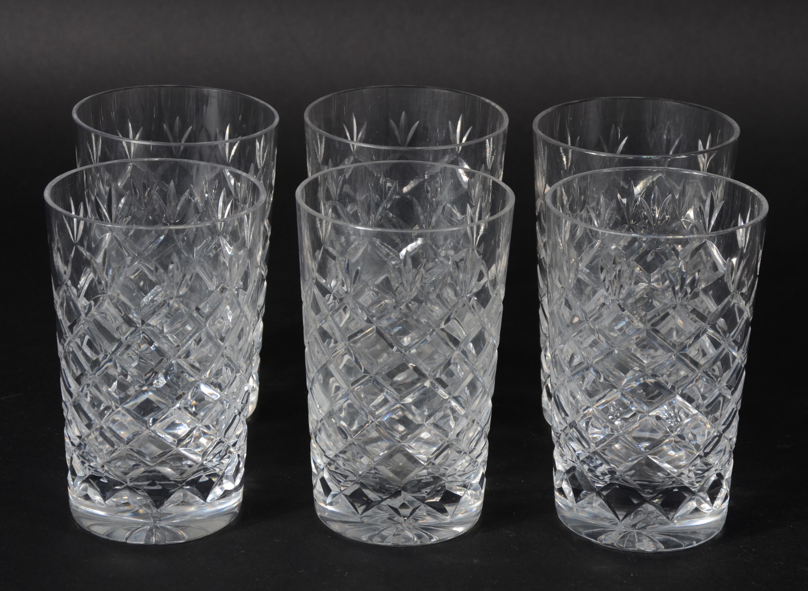 Conjunto com 6 copos longos de cristal lapidado. - foto 2 de 4