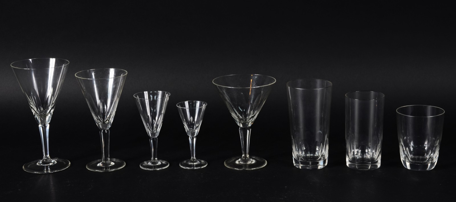 Serviço de cristal tcheco lapidado, composto de: composto de: 12... - foto 2 de 6