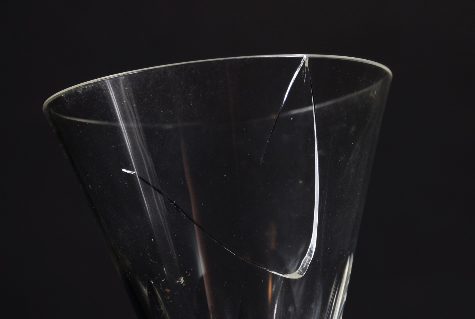 Serviço de cristal tcheco lapidado, composto de: composto de: 12... - foto 6 de 6