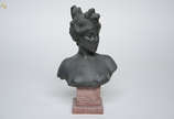 VILLANIS - Escultura de metal representando Bus... - VILLANIS - Escultura de metal representando Busto feminino,  base de mármore, assinado. Altura total 31 cm.