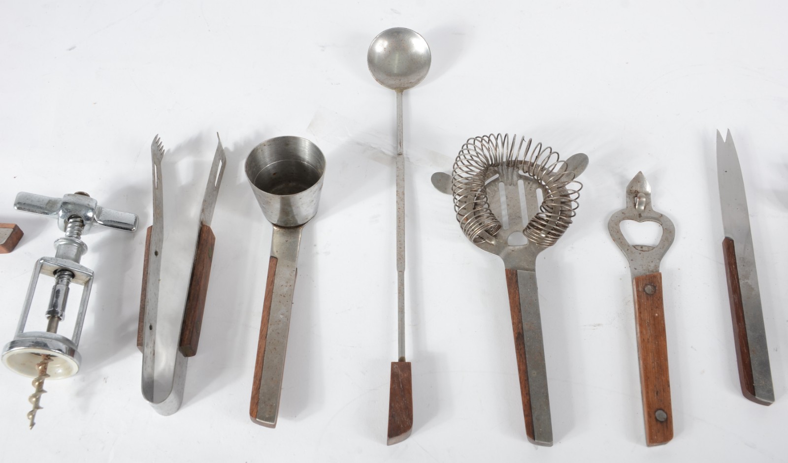 Conjunto de acessórios para bar de madeira e metal. Desgastes. - foto 5 de 9