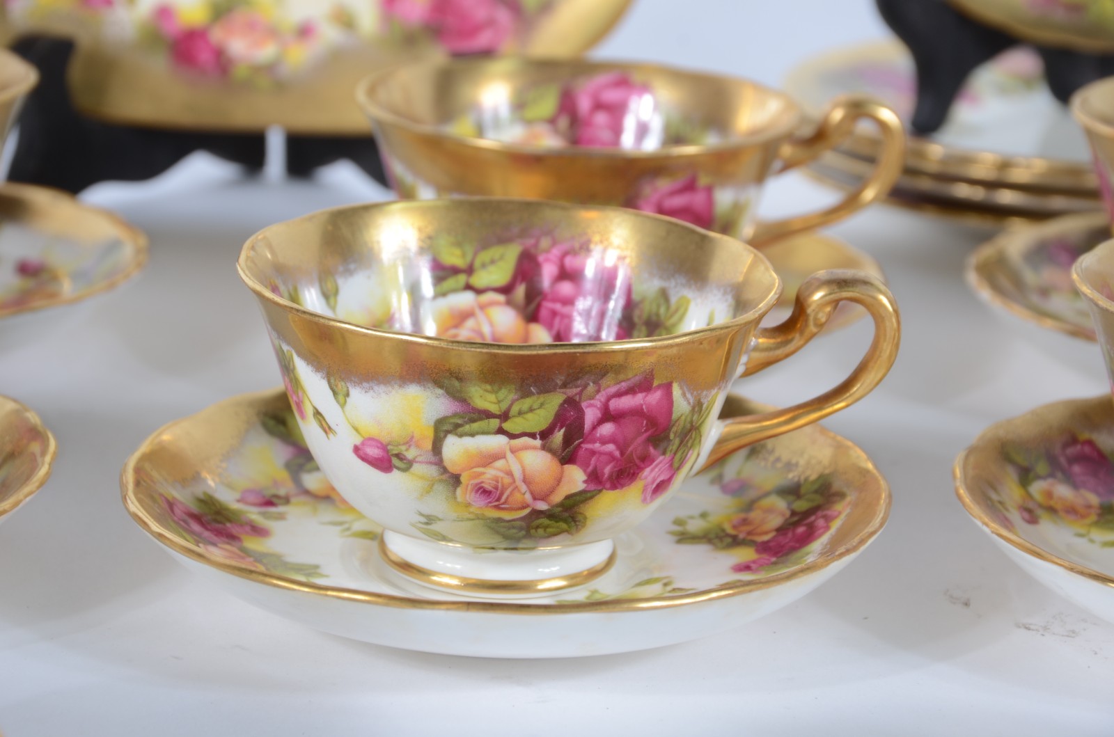 Serviço de chá e café de faiança inglesa, ricamente decorado com... - foto 2 de 11