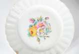 Conjunto com 7 pratos diversos de porcelana dec... - Conjunto com 7 pratos diversos de porcelana decorativa.