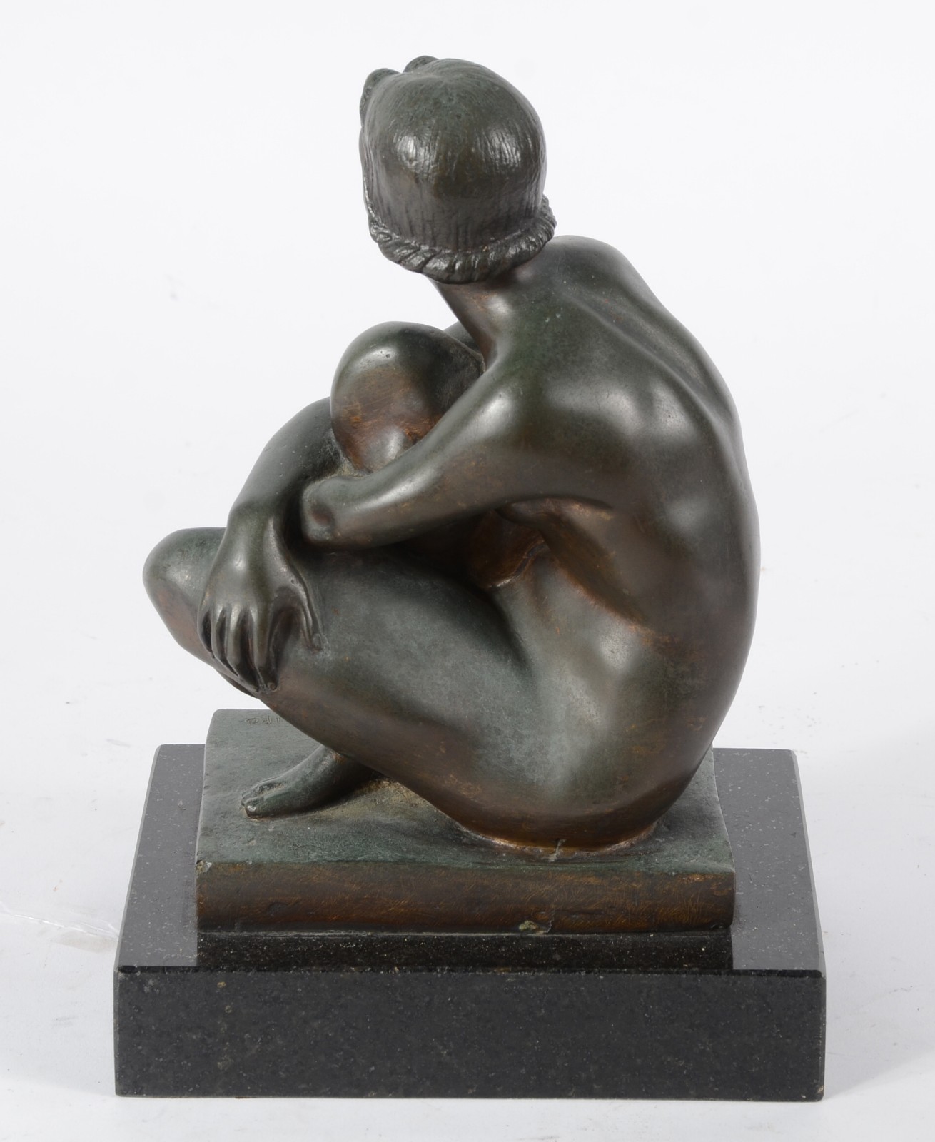 Escultura de bronze patinado representando figura feminina, base de... - foto 4 de 7