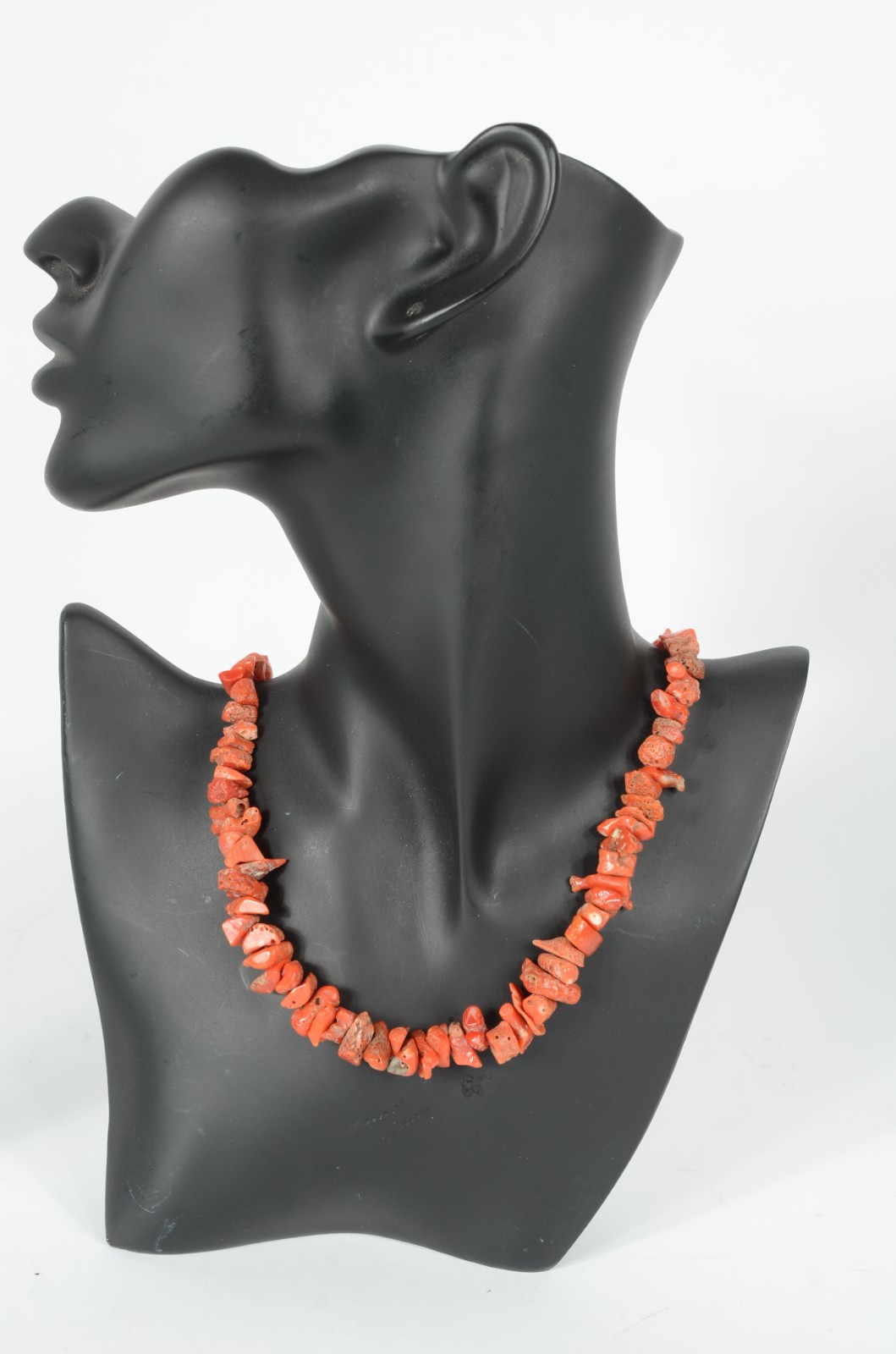 Colar de pedra coral, fecho de ouro 18 k. - foto 4 de 4