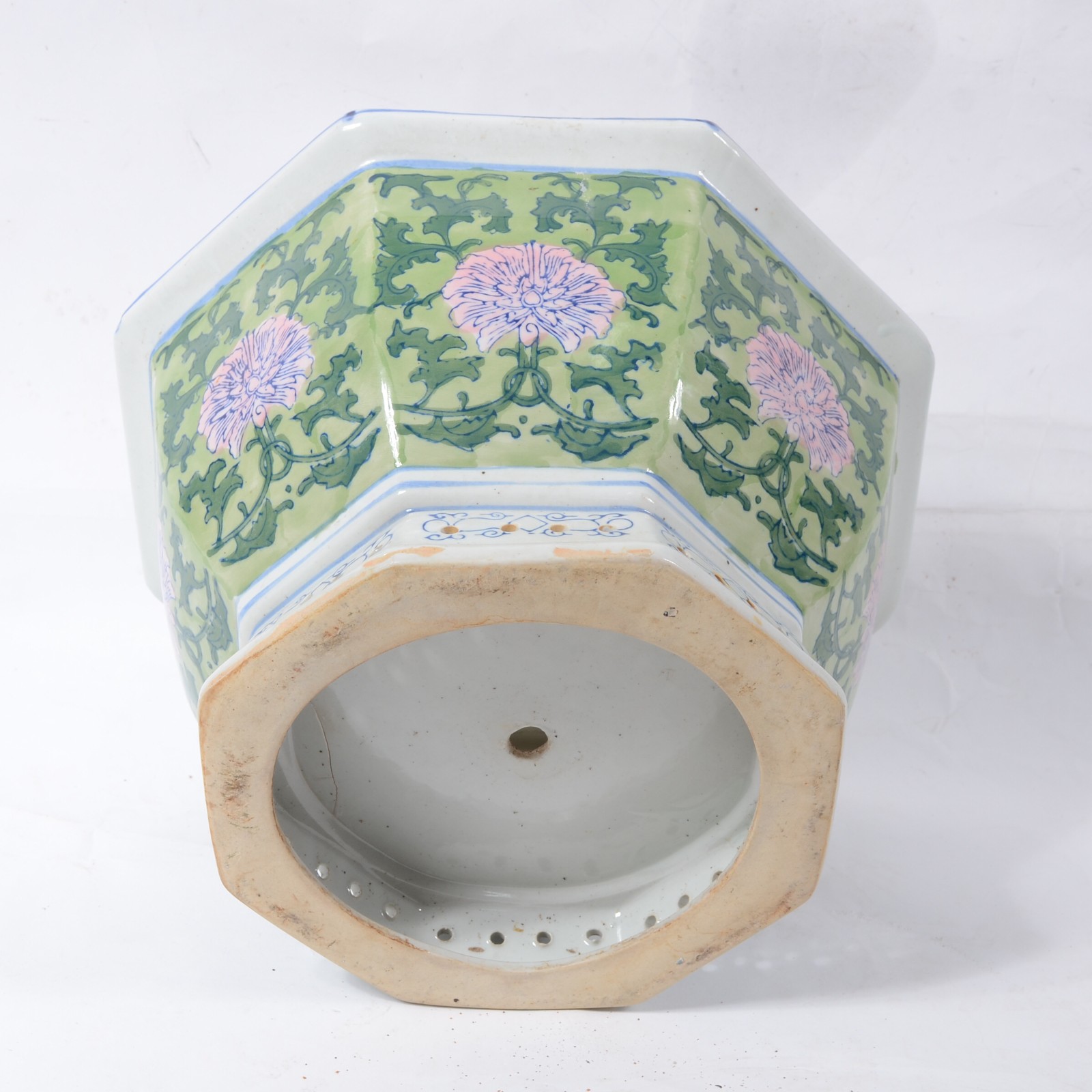Cachepot de porcelana oriental feitio oitavado, fundo branco com... - foto 4 de 4