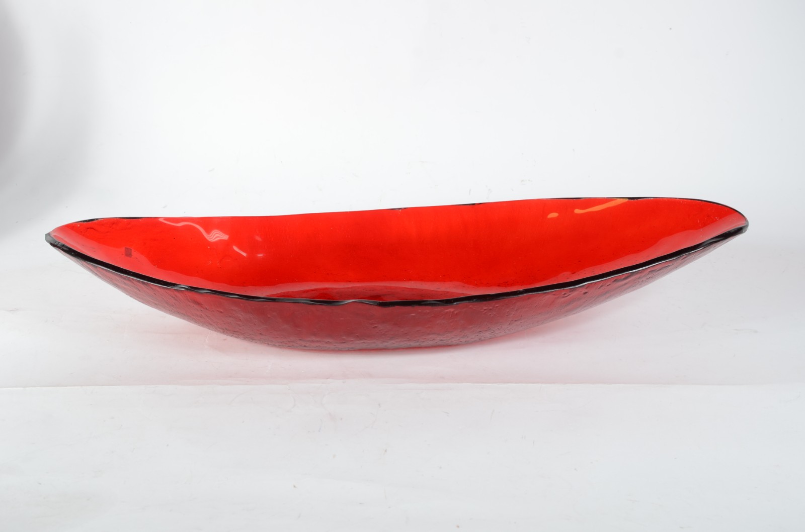 Três peças decorativas de vidro vermelho, sendo duas garrafas e um... - foto 8 de 9