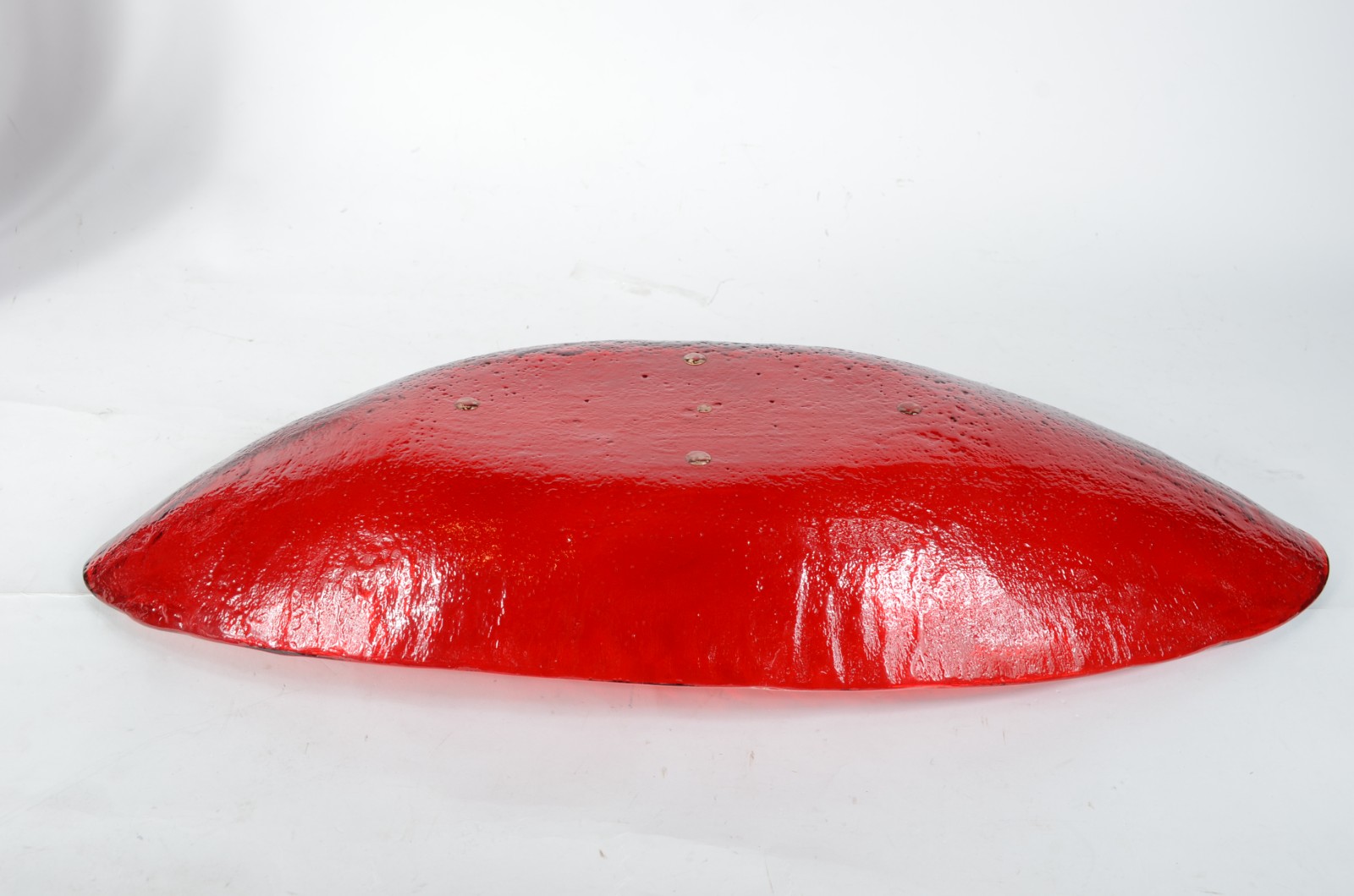 Três peças decorativas de vidro vermelho, sendo duas garrafas e um... - foto 9 de 9