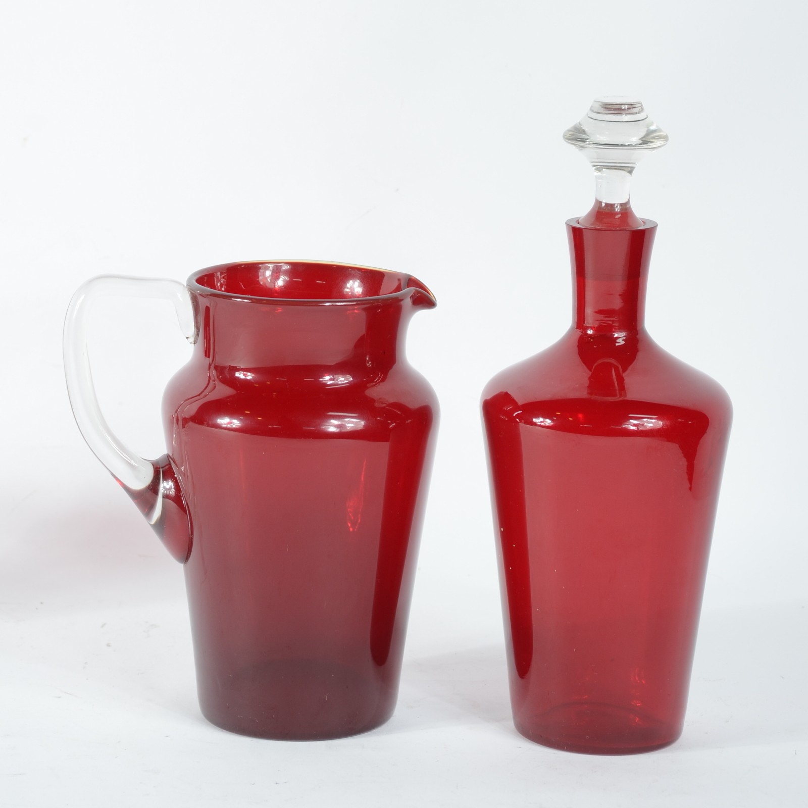 Serviço de copos de vidro vermelho, composto de: 9 taças para... - foto 7 de 9