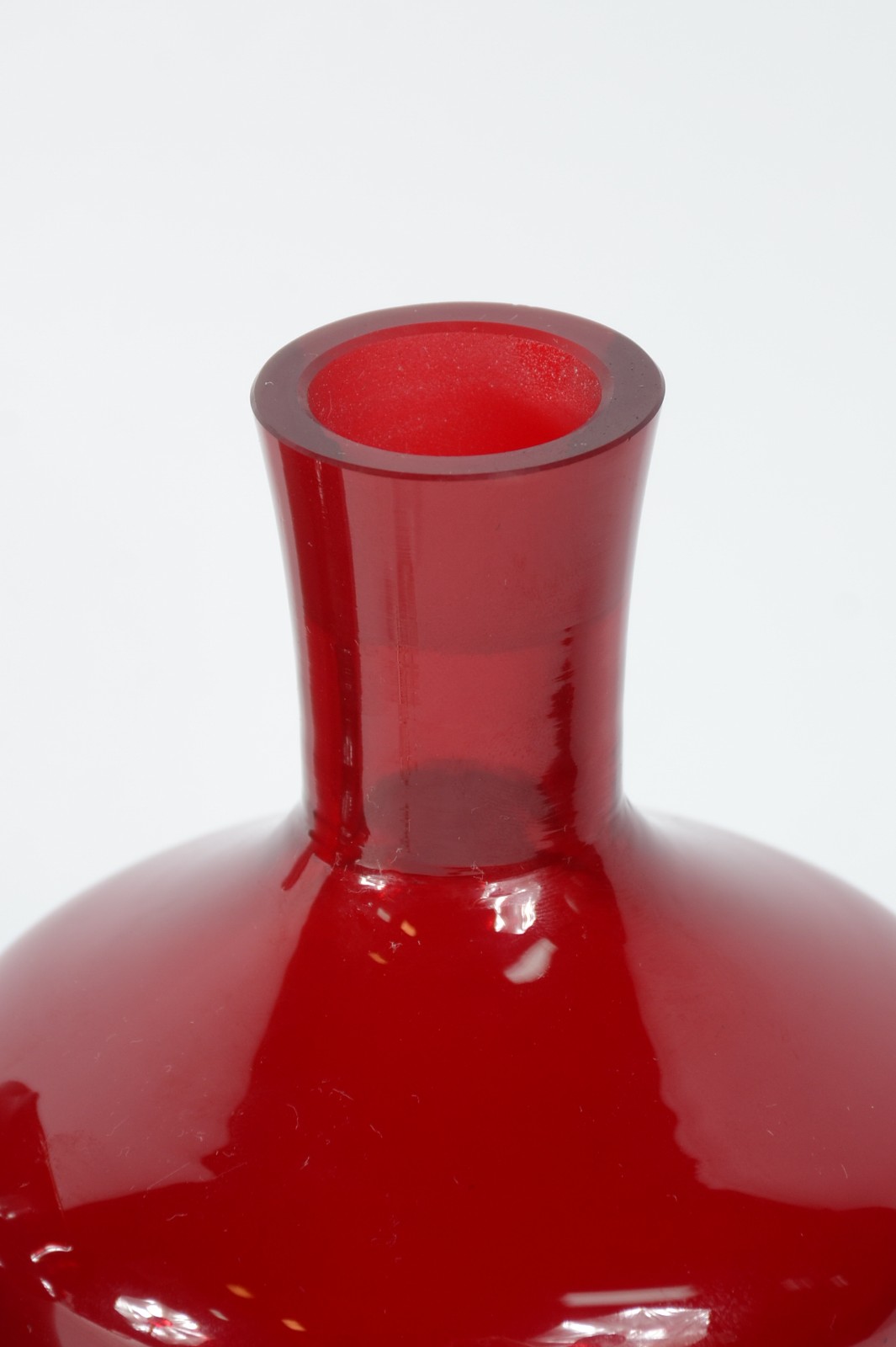 Serviço de copos de vidro vermelho, composto de: 9 taças para... - foto 8 de 9