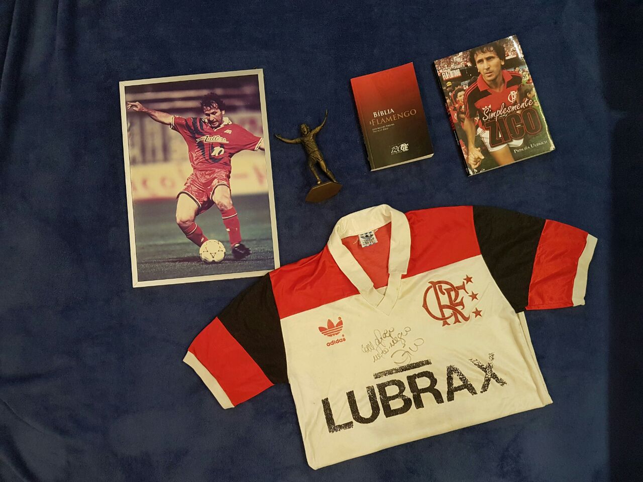 Kit do Zico: camisa branca do Flamengo, anos 80, usada por ele e... - foto 1 de 4