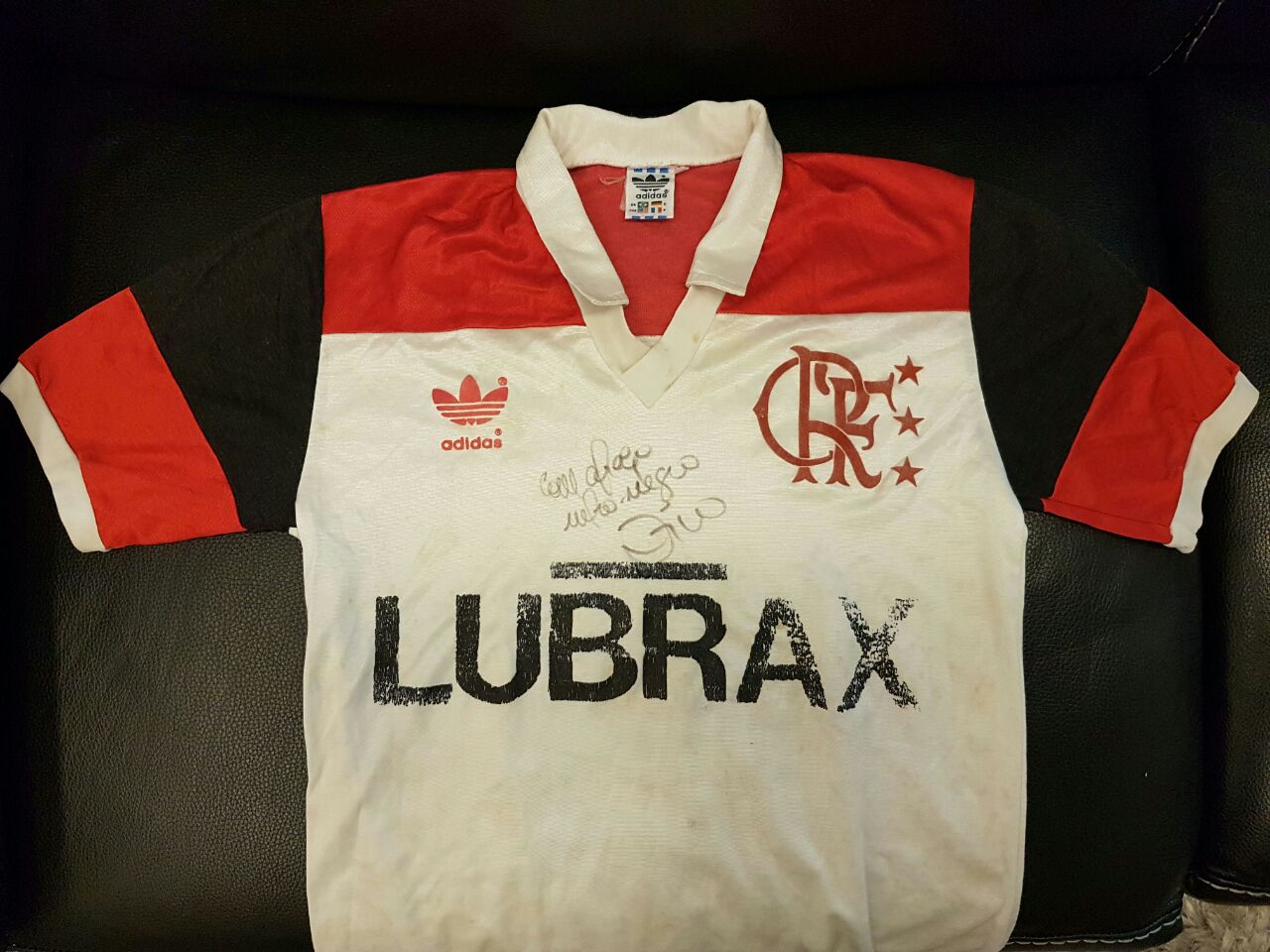 Kit do Zico: camisa branca do Flamengo, anos 80, usada por ele e... - foto 3 de 4