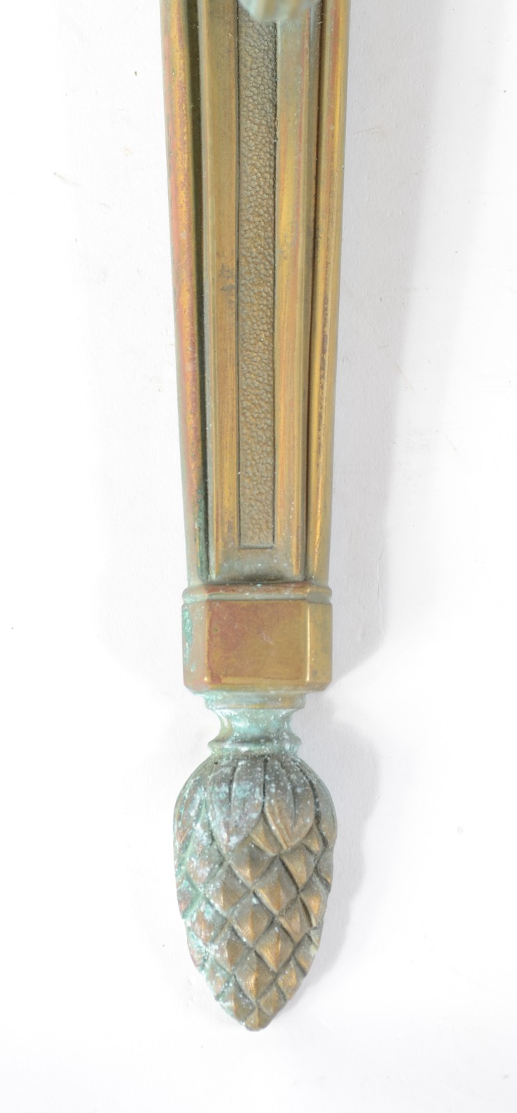 Par de arandelas na forma de tocheiros de bronze para 3 velas cada... - foto 8 de 9