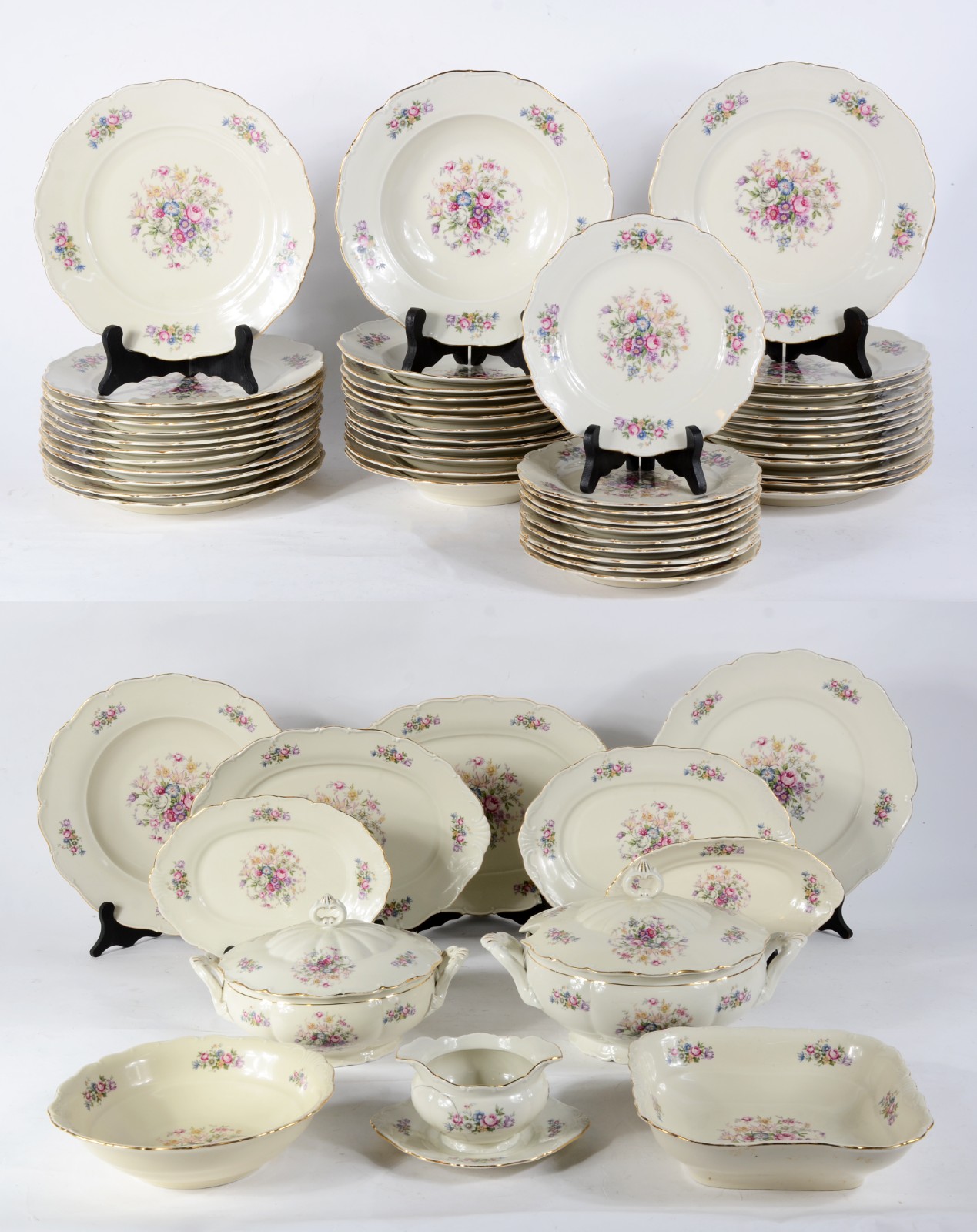 Aparelho de jantar de porcelana tcheca, decoração floral em... - foto 1 de 10