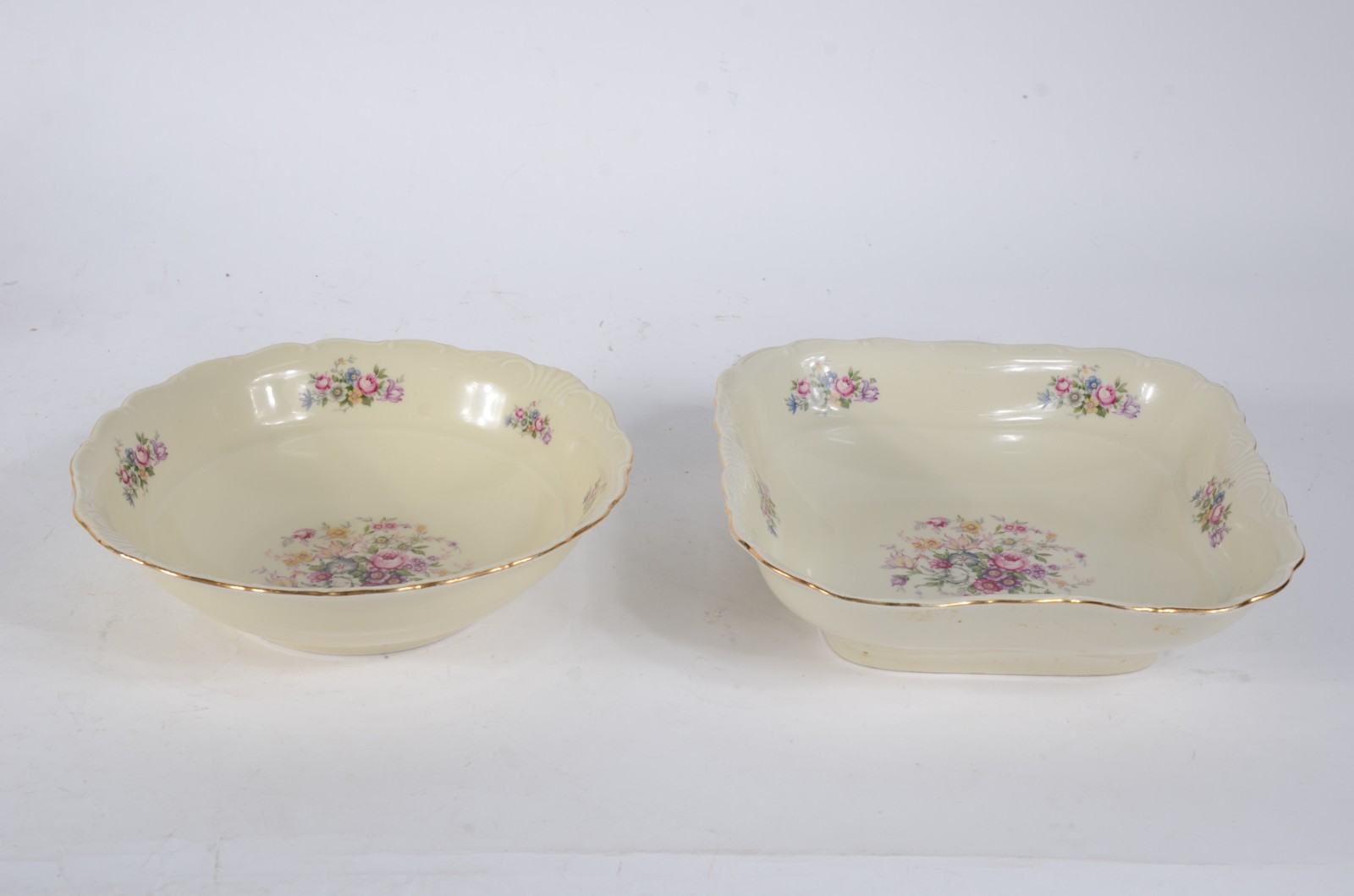 Aparelho de jantar de porcelana tcheca, decoração floral em... - foto 9 de 10