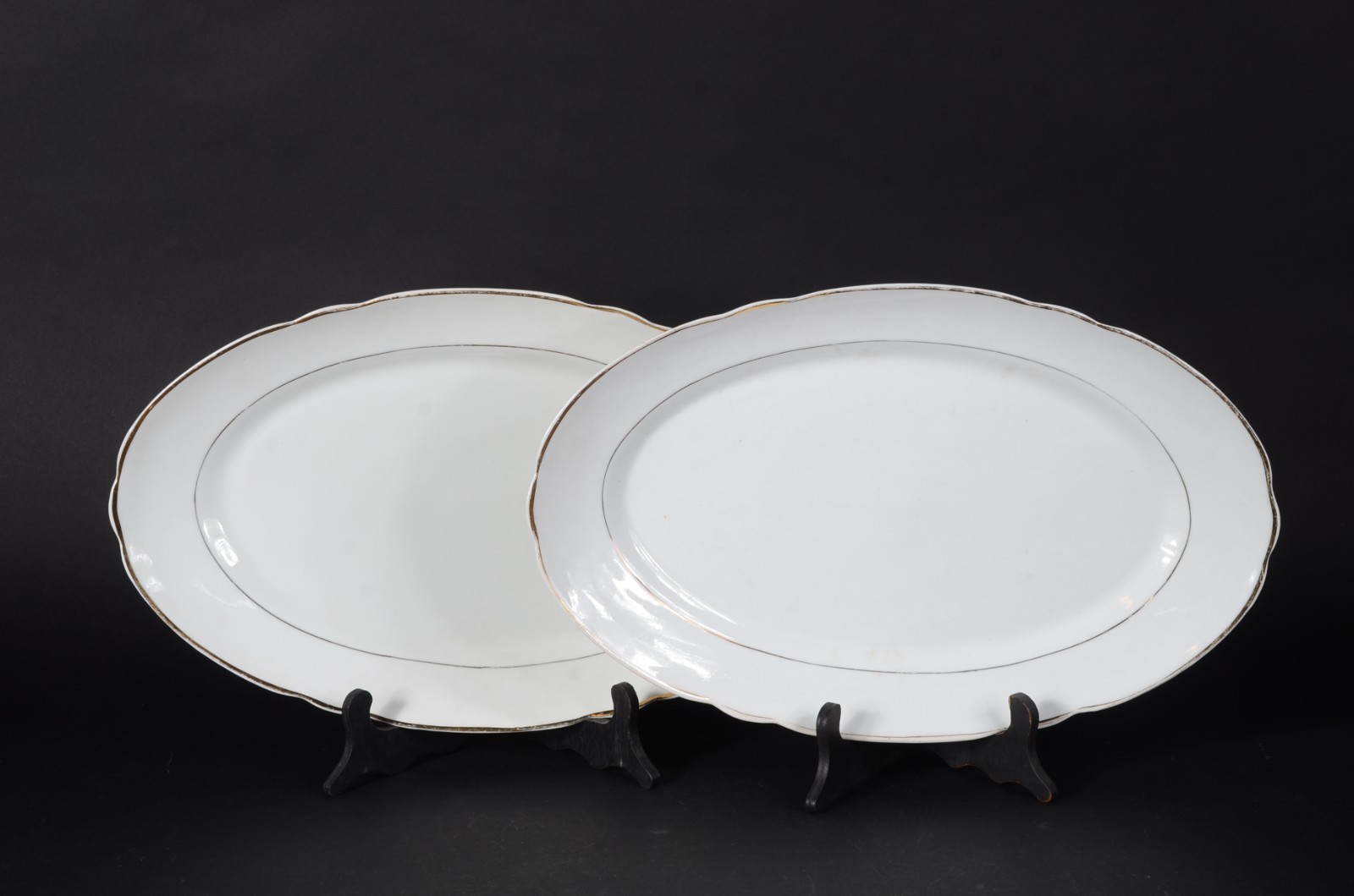 Aparelho de jantar de porcelana da Bavária na cor branca com friso... - foto 3 de 6