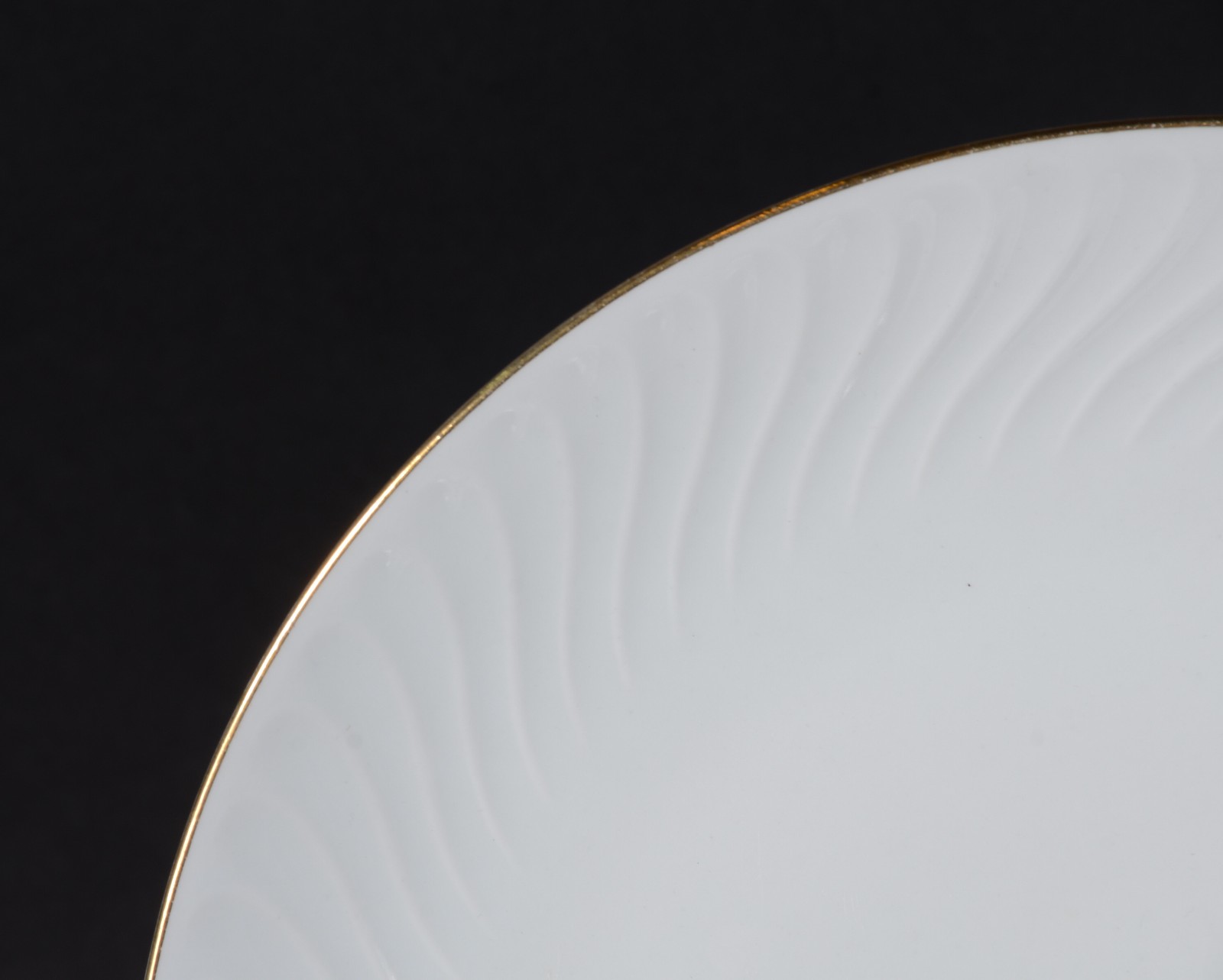 Aparelho de jantar de porcelana da Bavária na cor branca com friso... - foto 4 de 6