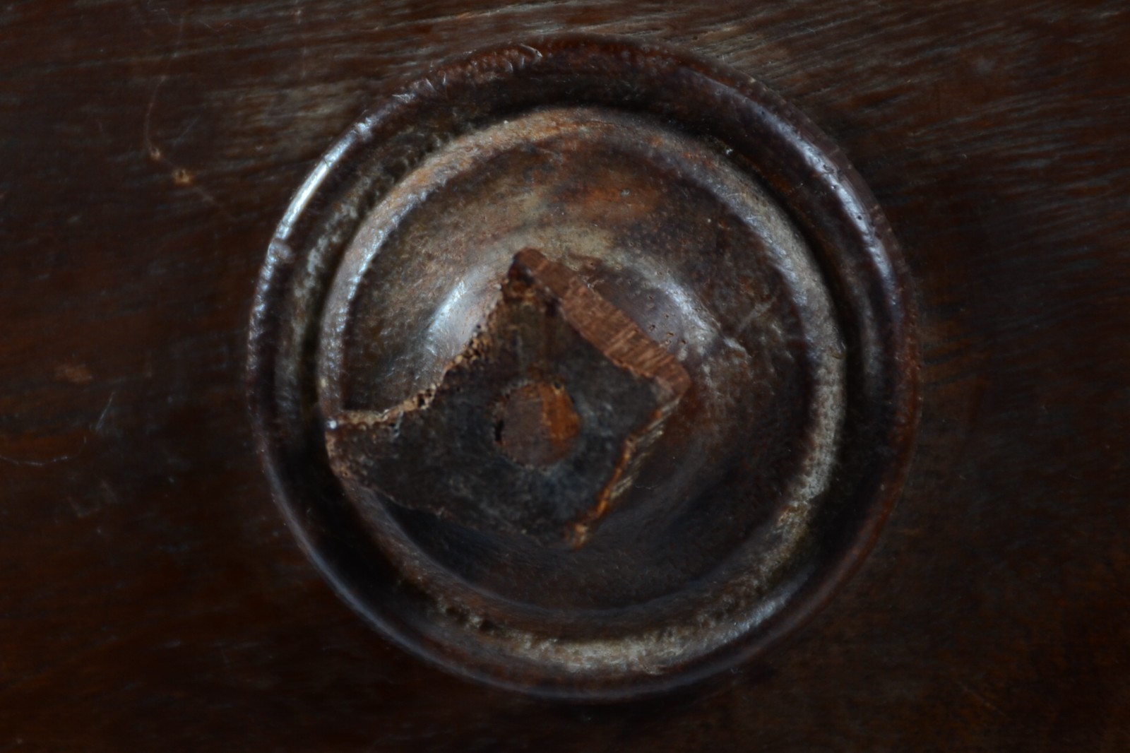 Comoda de madeira nobre com dois gavetões e duas gavetas ( 3... - foto 6 de 7