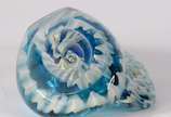 Escultura de vidro no estilo murano em tons de ... - Escultura de vidro no estilo murano em tons de azul e bege representando caramujo.