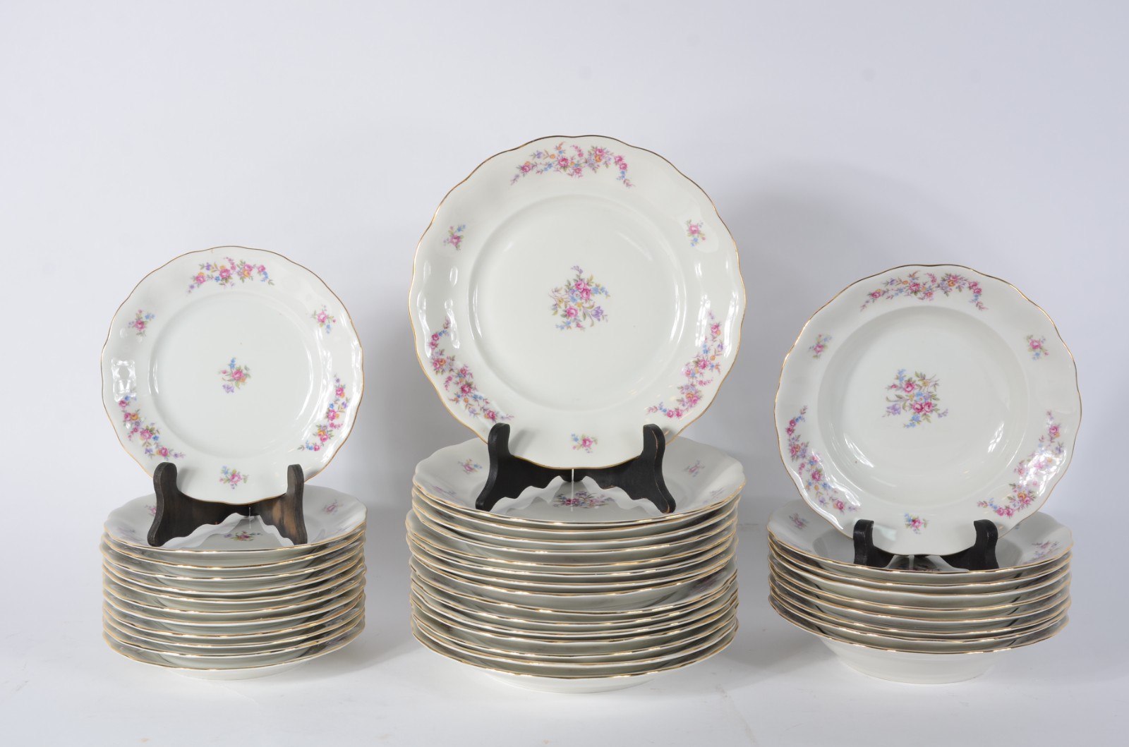 Aparelho de jantar de porcelana polonesa, decoração floral em... - foto 2 de 10