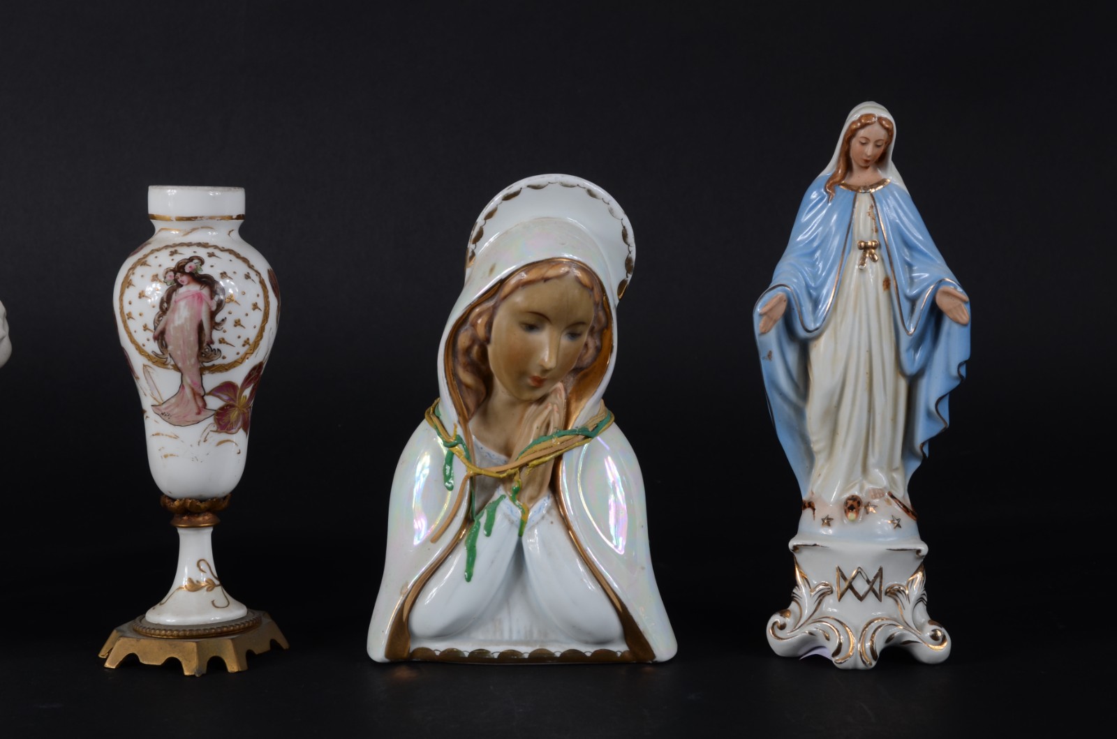 Seis peças de porcelana de diversos modelos e procedências, sendo... - foto 7 de 8