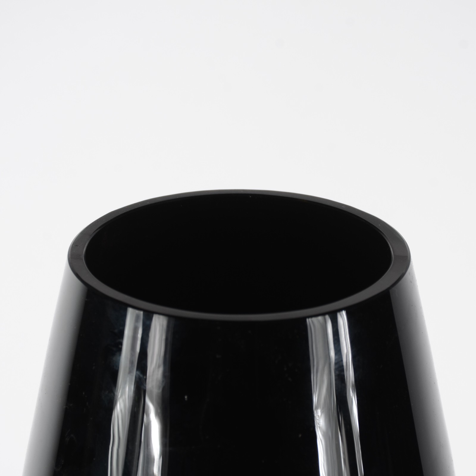 Grande vaso de vidro preto decorativo. - foto 3 de 5