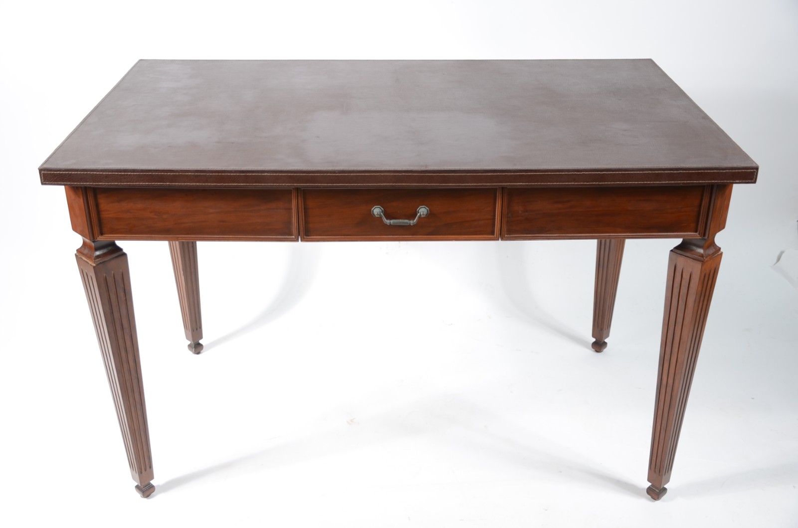 Mesa escrivaninha de madeira nobre, tampo retangular coberto por... - foto 2 de 7