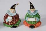 Conjunto com 4 esculturas de porcelana policrom... - Conjunto com 4 esculturas de porcelana policromada representando palhaços
