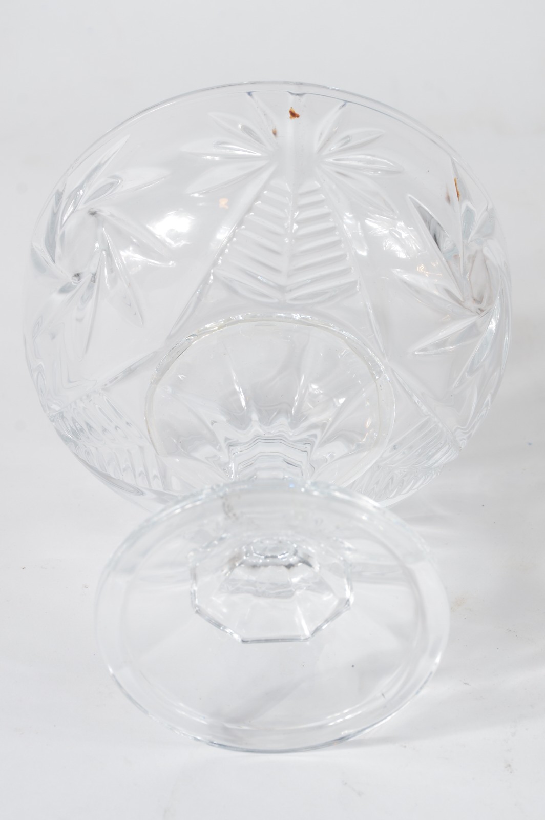 Duas peças diversas de cristal, sendo vaso com detalhes dourados e... - foto 6 de 6