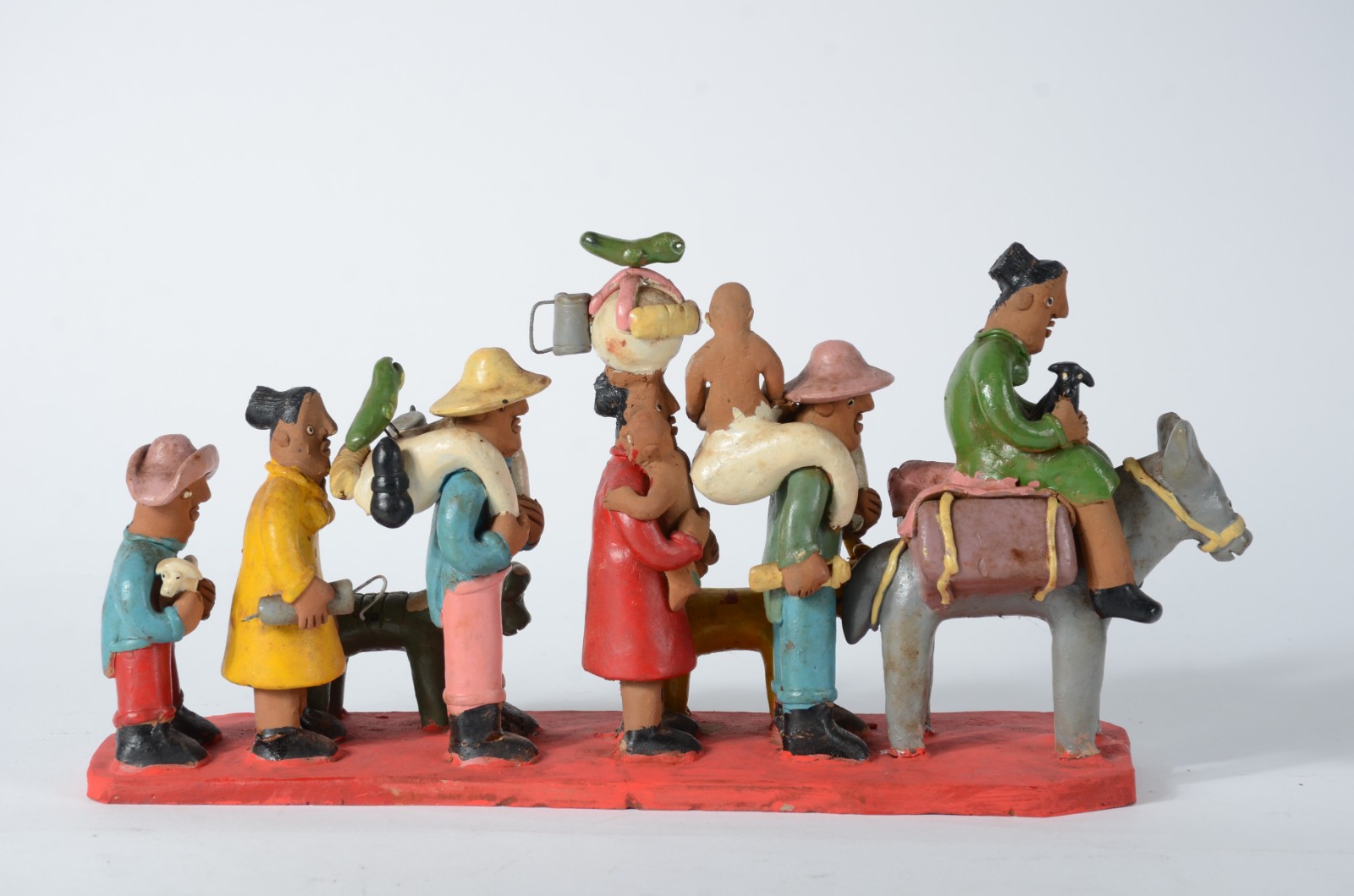 Arte Popular - Escultura de barro policromado representando... - foto 4 de 8