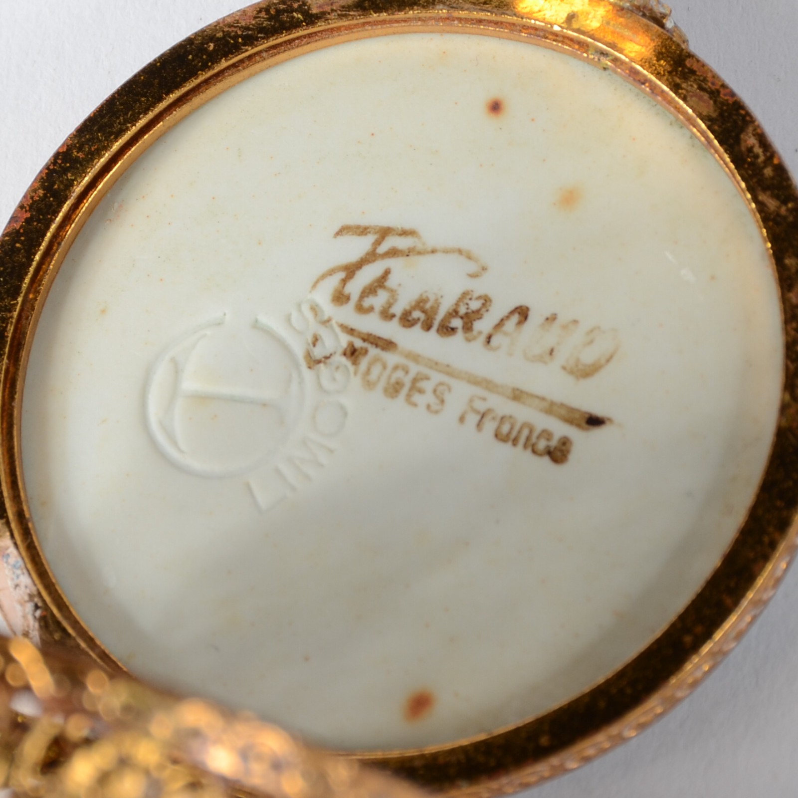 Cinco caixinhas porta jóias de porcelana de diversos modelos - foto 4 de 8