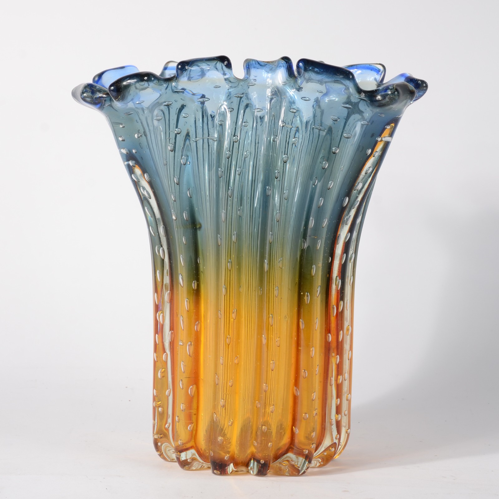 Vaso de murano italiano nas cores azul e amarelo, anos 1960. - foto 2 de 6