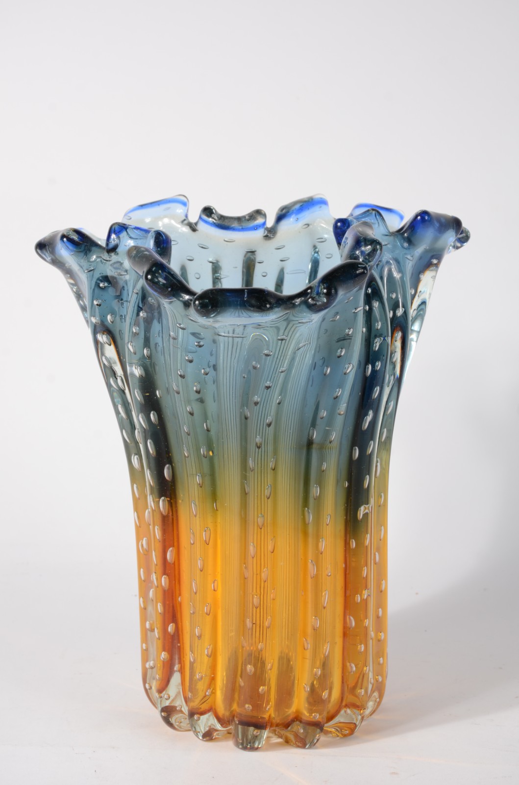 Vaso de murano italiano nas cores azul e amarelo, anos 1960. - foto 4 de 6
