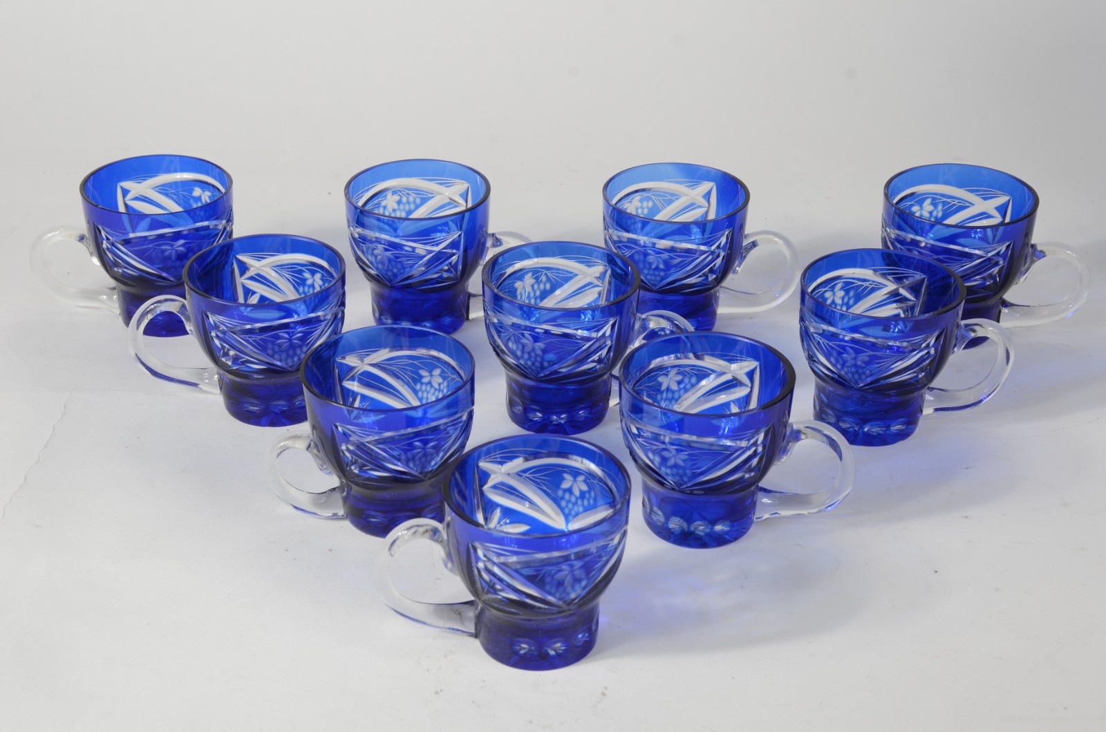 Poncheira de cristal doublé azul lapidada com 10 canecas - foto 2 de 8