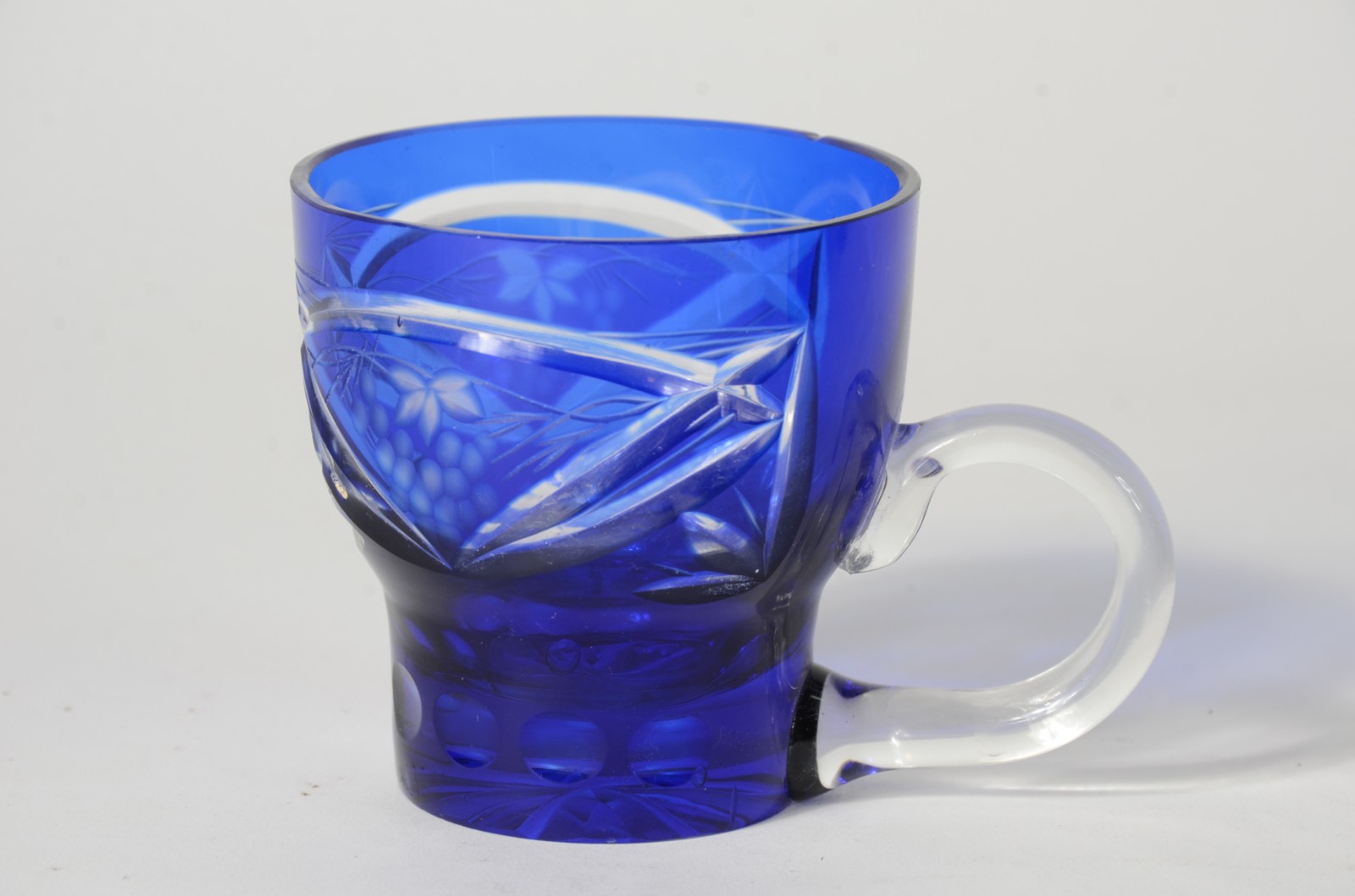 Poncheira de cristal doublé azul lapidada com 10 canecas - foto 3 de 8