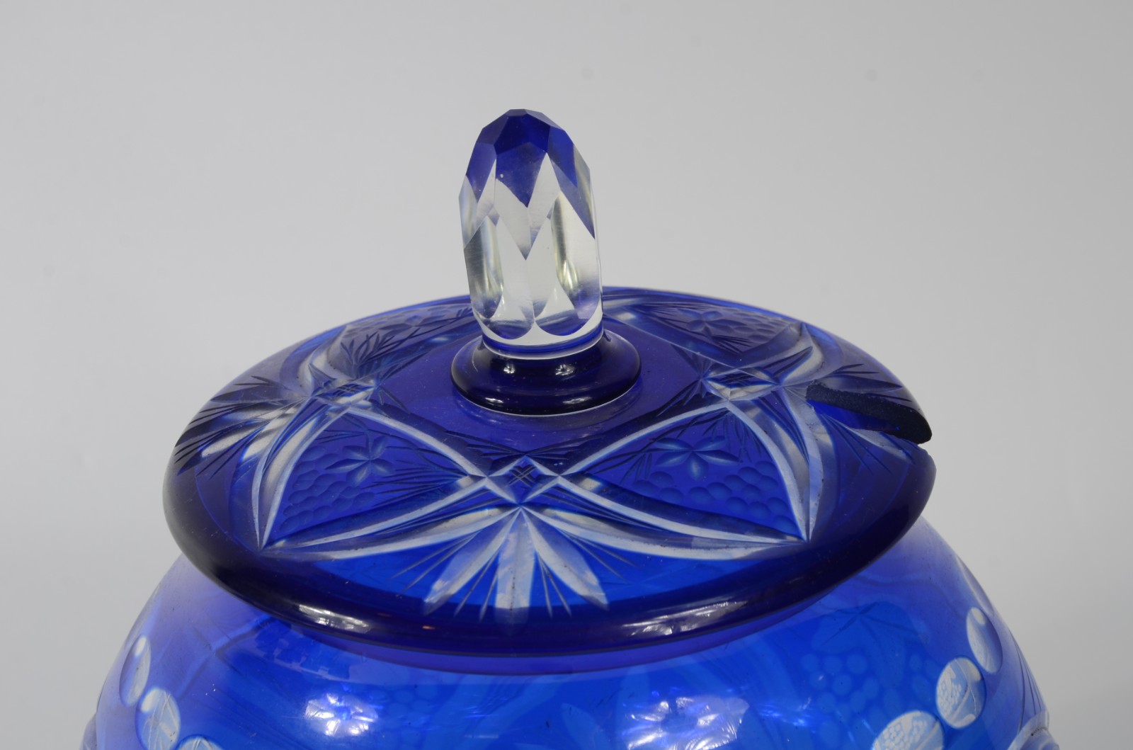 Poncheira de cristal doublé azul lapidada com 10 canecas - foto 7 de 8