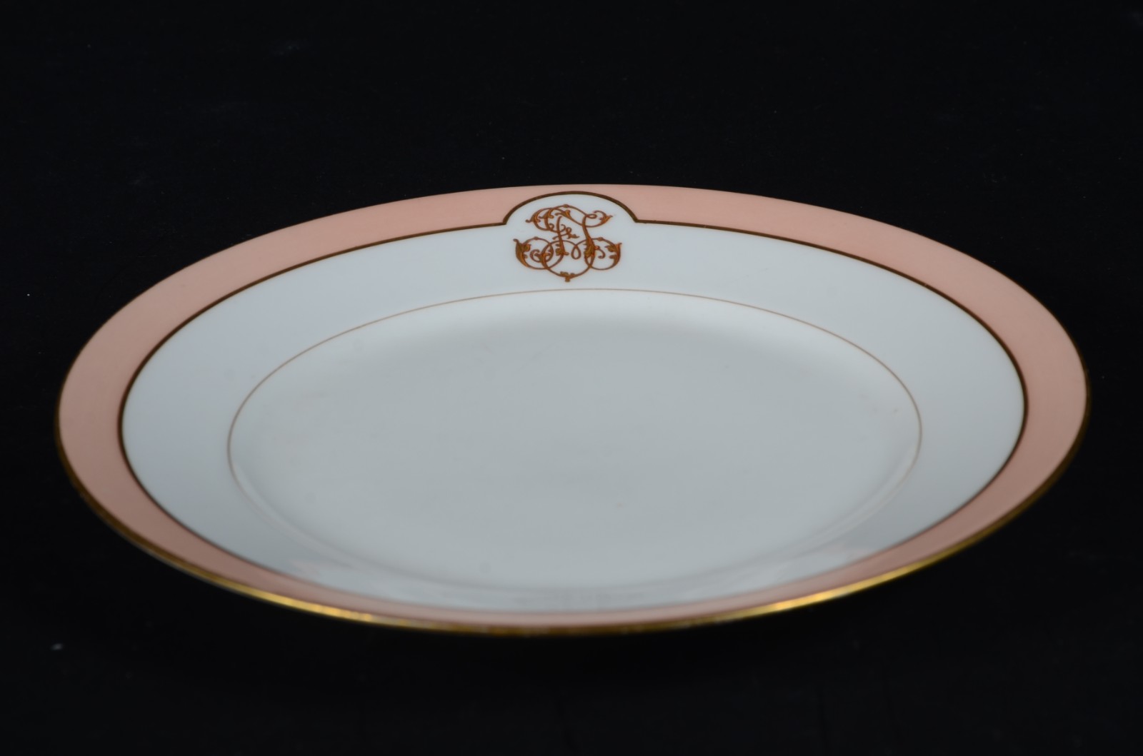 Prato de porcelana francesa Ch.Pillivuyt, borda com tarja na cor... - foto 2 de 5