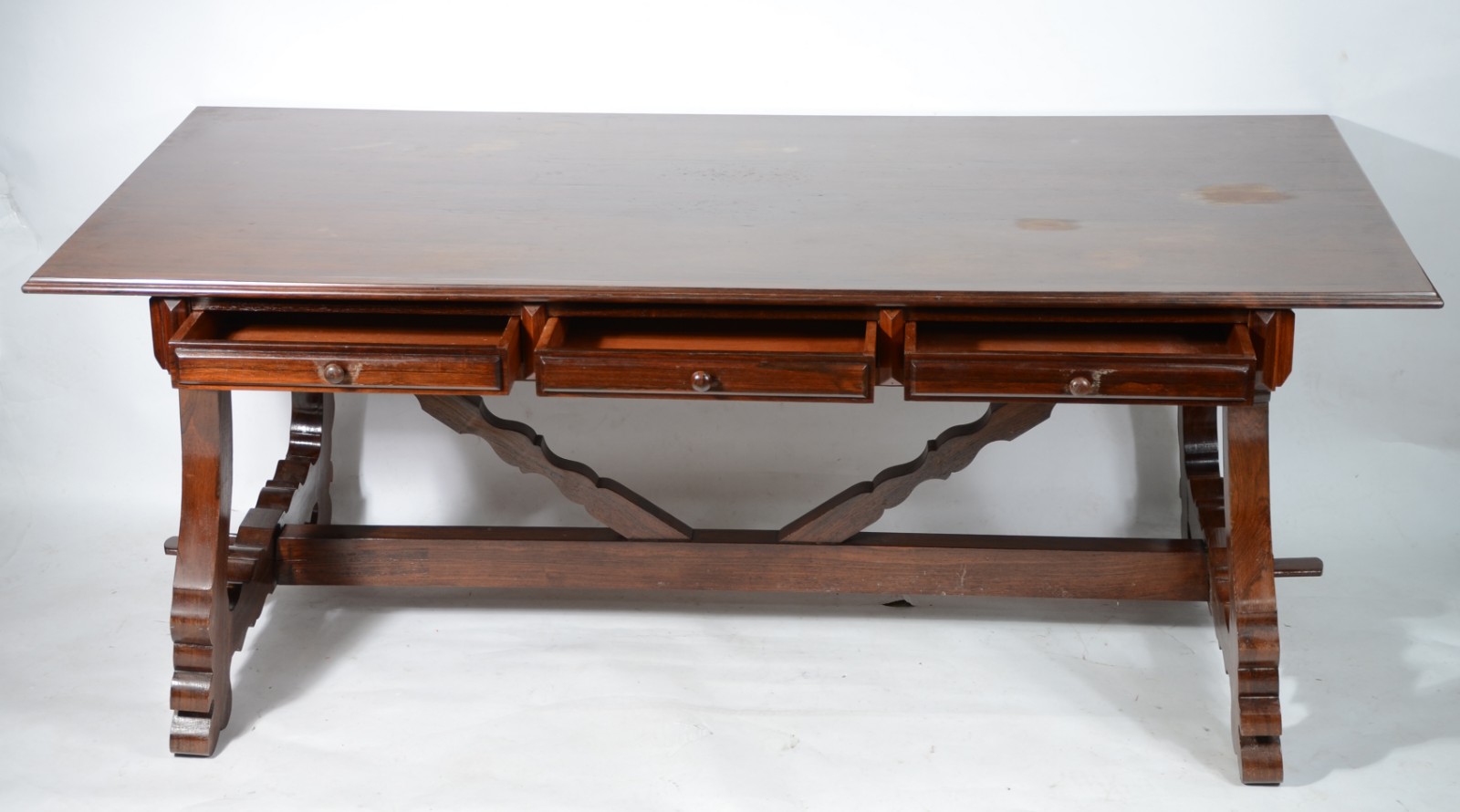 Mesa de jantar em madeira nobre, tampo retangular com 6 gavetas... - foto 2 de 10