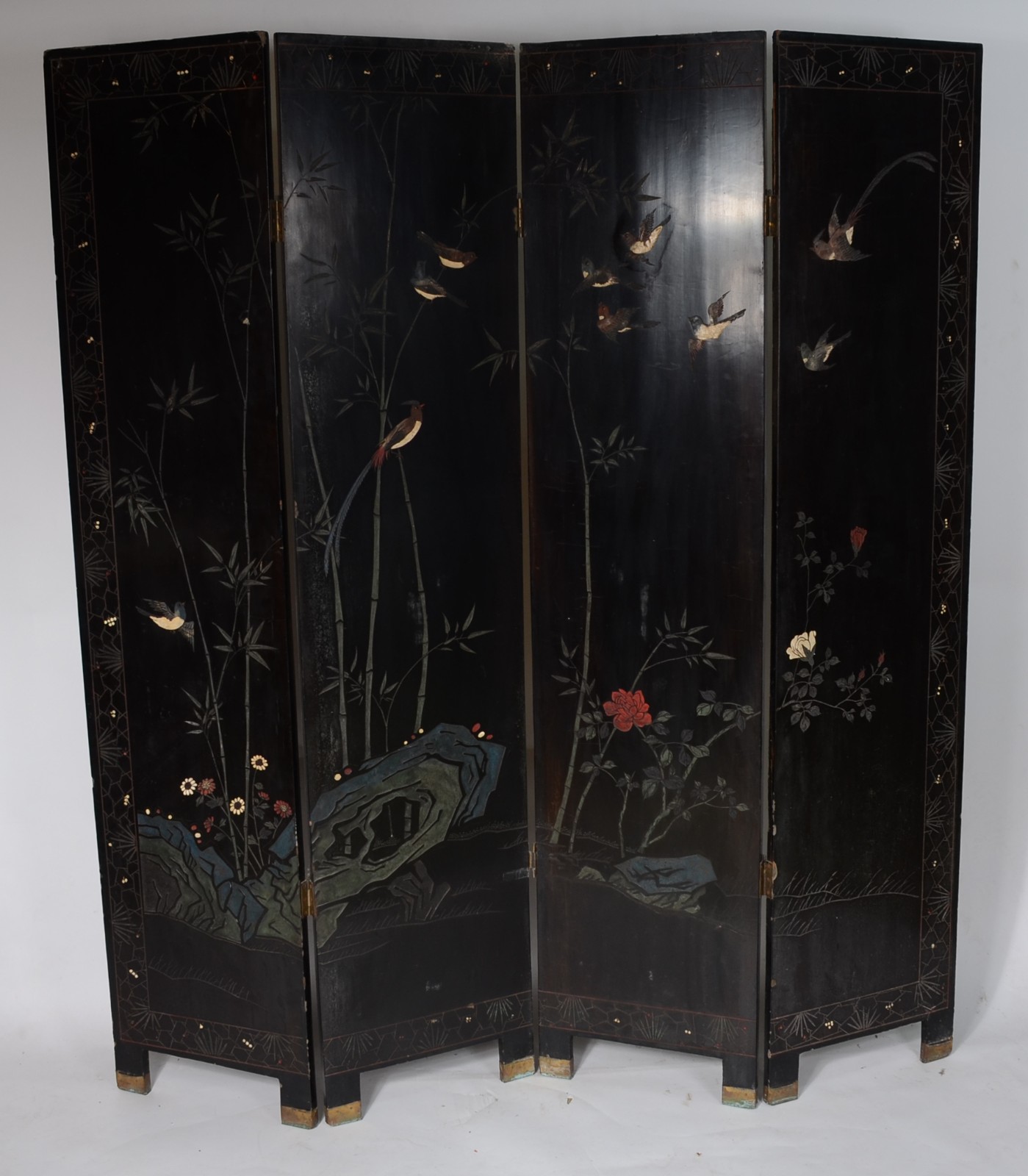 Biombo chinês de 4 folhas, madeira laqueada de preto com figuras de... - foto 6 de 8